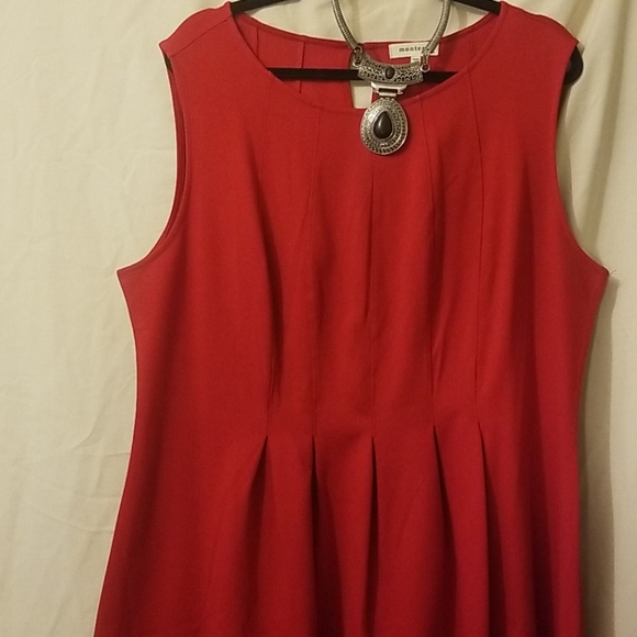 Dress - Picture 1 of 3